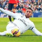 サッカーのスライディングの正しいやり方とは?ファールをもらわない方法も解説