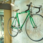 ロードバイクを壁掛けする方法とは?自転車をおしゃれに室内保管したい!