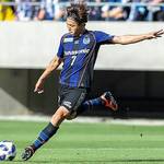 コロコロPKとは?サッカーの遠藤保仁が代名詞のシュート