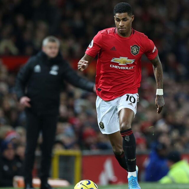 サッカーソックスの履き方とは？トップ選手がセパレートにし ...