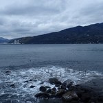 うねりはまだ残っています。