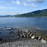 昨日よりはうねりが弱くなった
