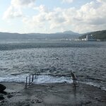 北東の風でうねりアリ