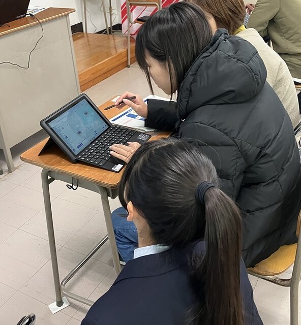 島根県立情報科学高校の「情報ITフェア」に出展！生徒と一緒にプログラミング体験講座を運営しました。