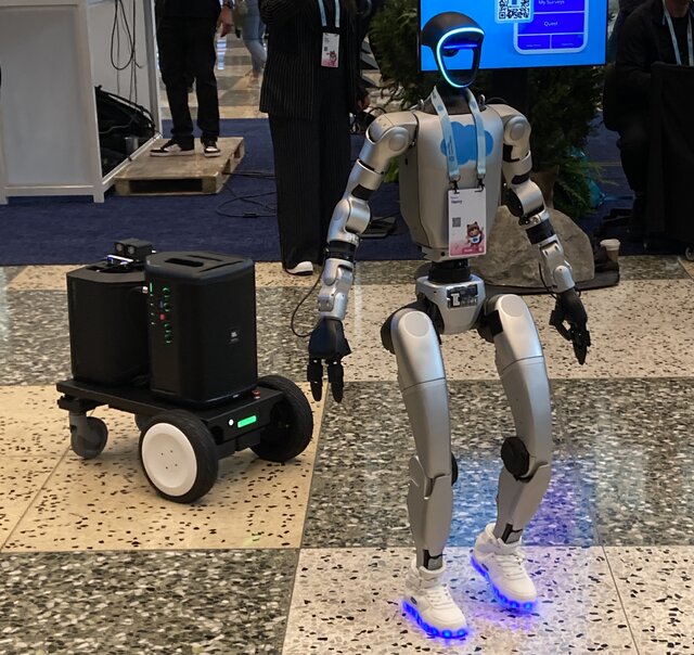 会場内のロボット