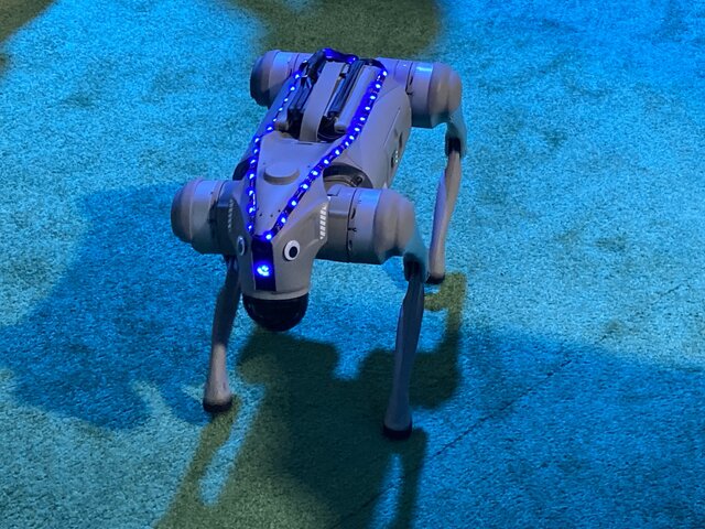 犬型ロボット