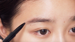 ヘビロテ のアプリ 美眉診断 であなたに似合う眉メイクをチェック