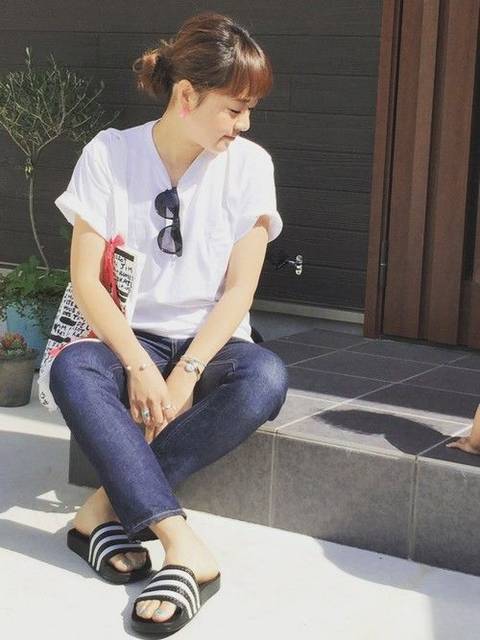 17年の夏も流行中 ナイキ アディダス シャワーサンダルは夏のマストアイテム Mabelle