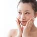 肌がカサカサする時はどうしたらいいの? 乾燥肌の原因と対策方法を伝授! - MABELLE