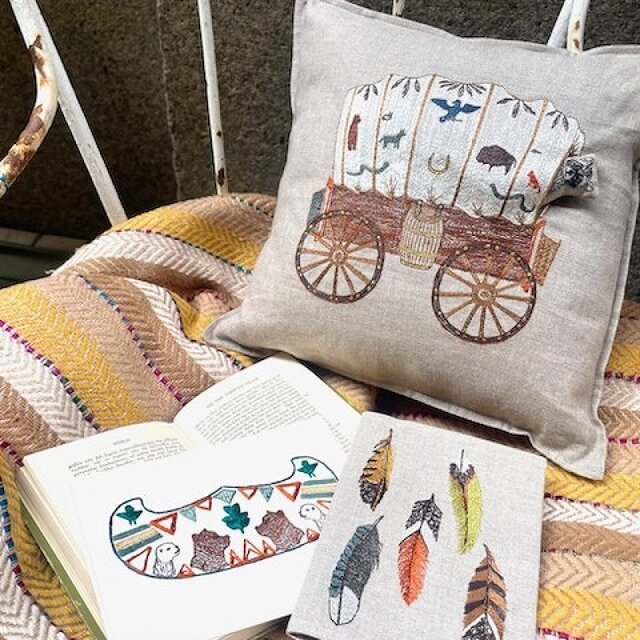 CORAL & TUSK 刺繍クッション CORAL&TUSK [Medium Feathers Pillow] フェザーモチーフ