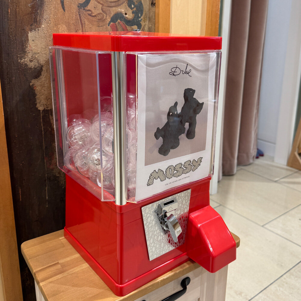 MOSSYピンズのガシャポンが D-due 日本橋店に登場！