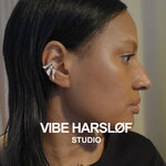 VIBE HARSLOF -フォルムが描く、身体との調和-