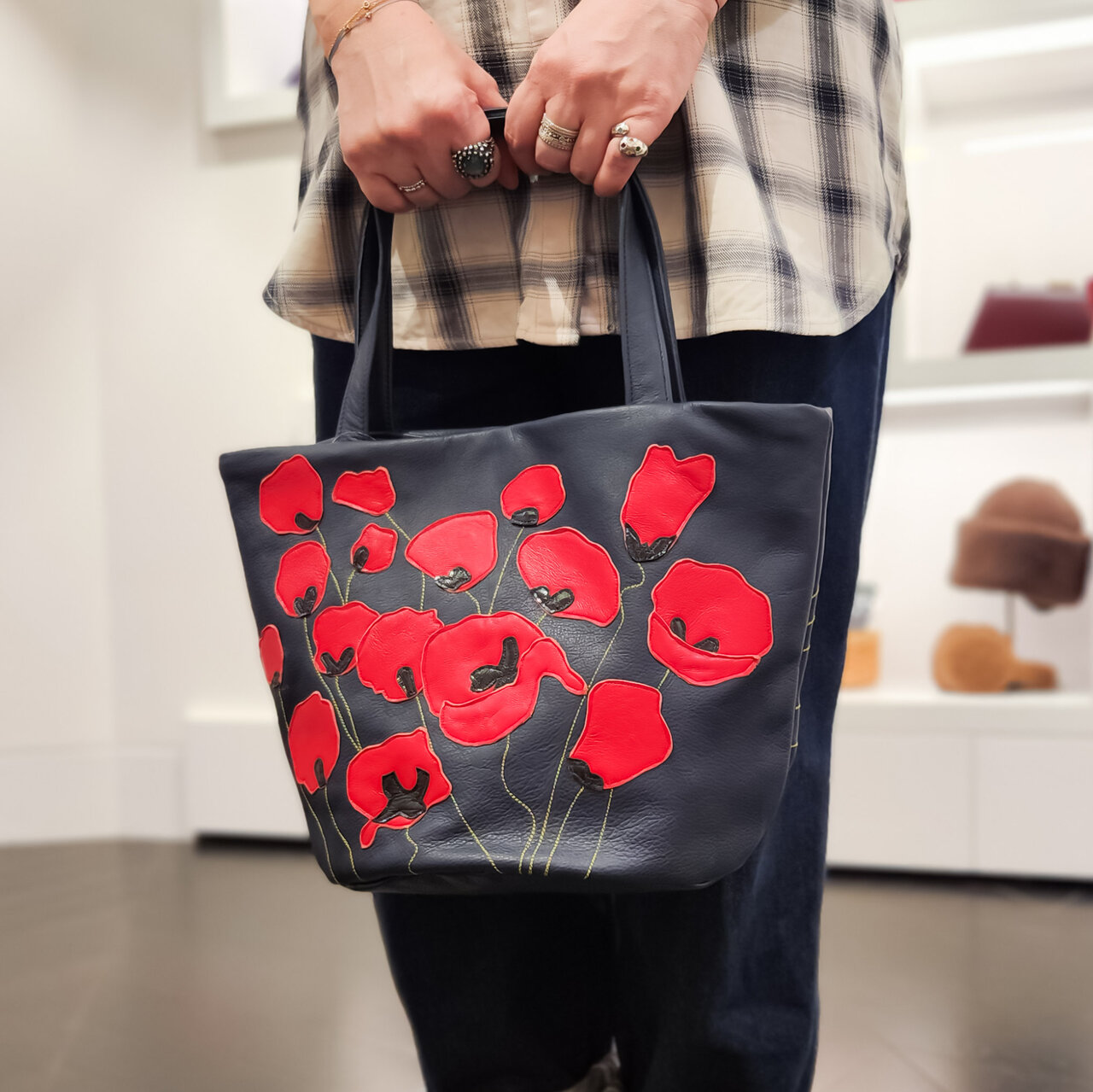 横浜LIMITED STOREで楽しむ、大人の洗練コーデ