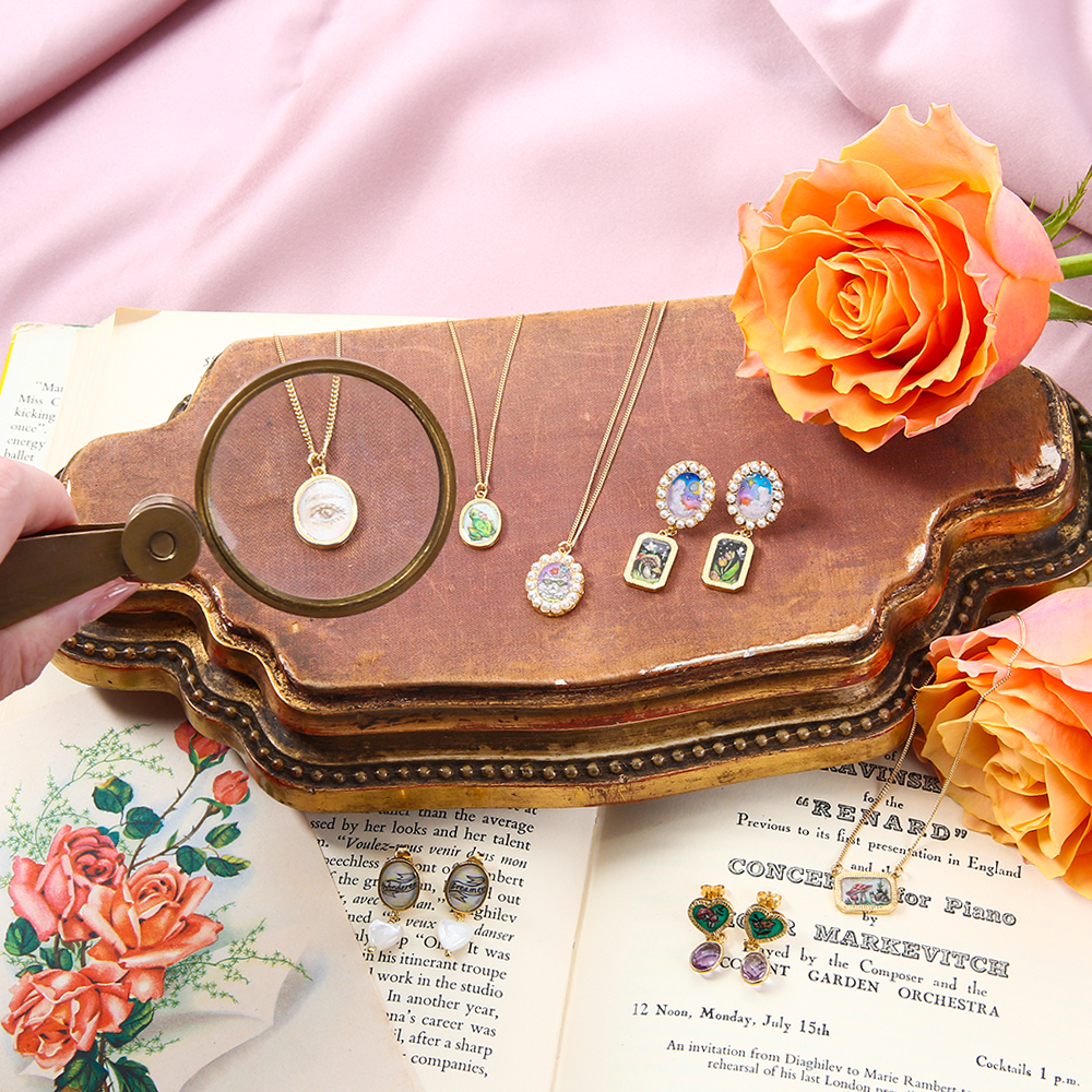 Manom Jewellery -Tales of Love-｜rooms SHOP｜H.P.FRANCE公式サイト