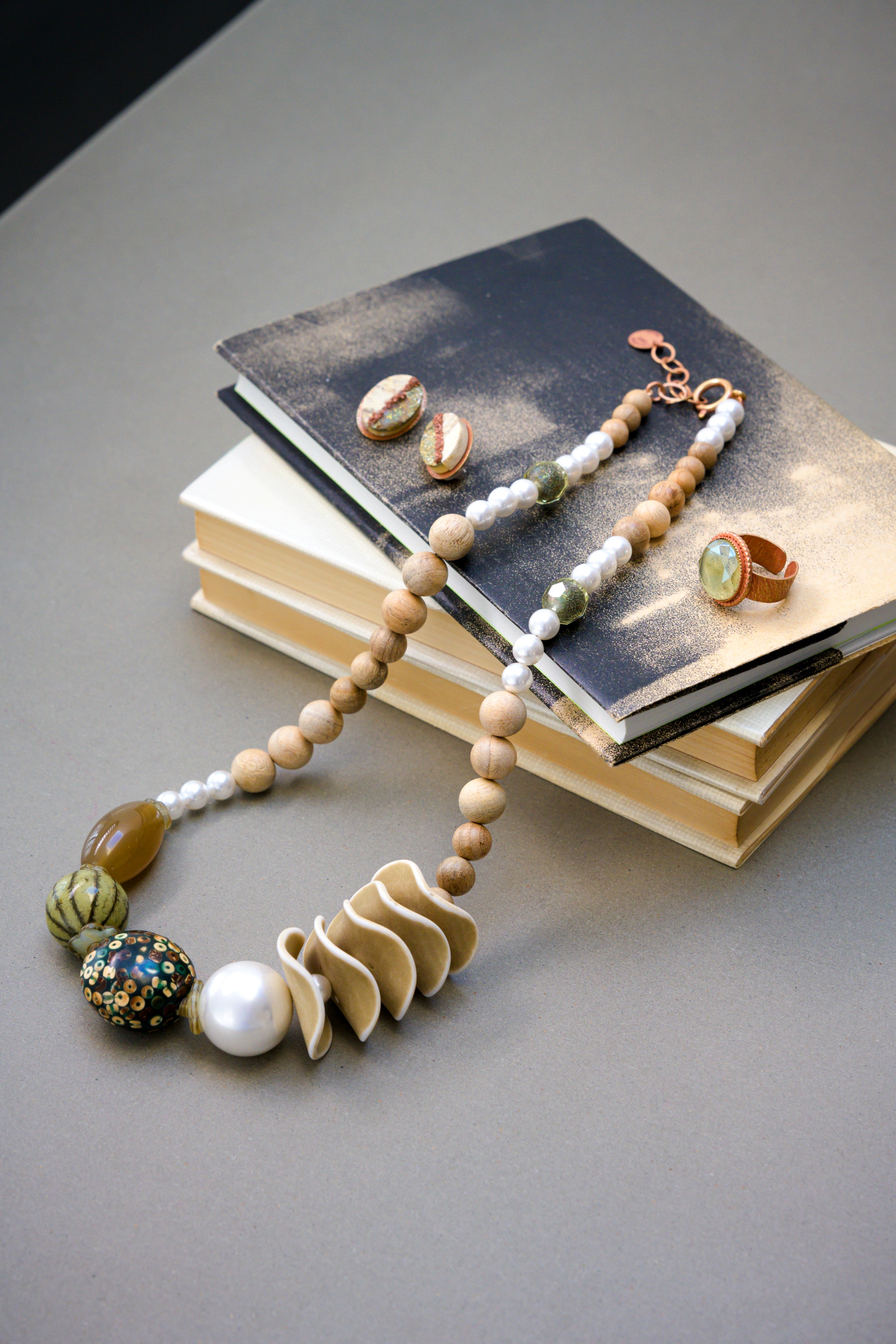 H.P.FRANCE｜SPRING SUMMER 2025 Style Book｜- H.P.FRANCE公式サイト