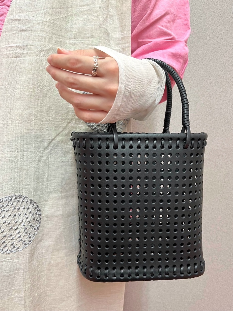 技術と驚きに満ちたレザークラフト irose(イロセ)｜H.P.FRANCE公式サイト