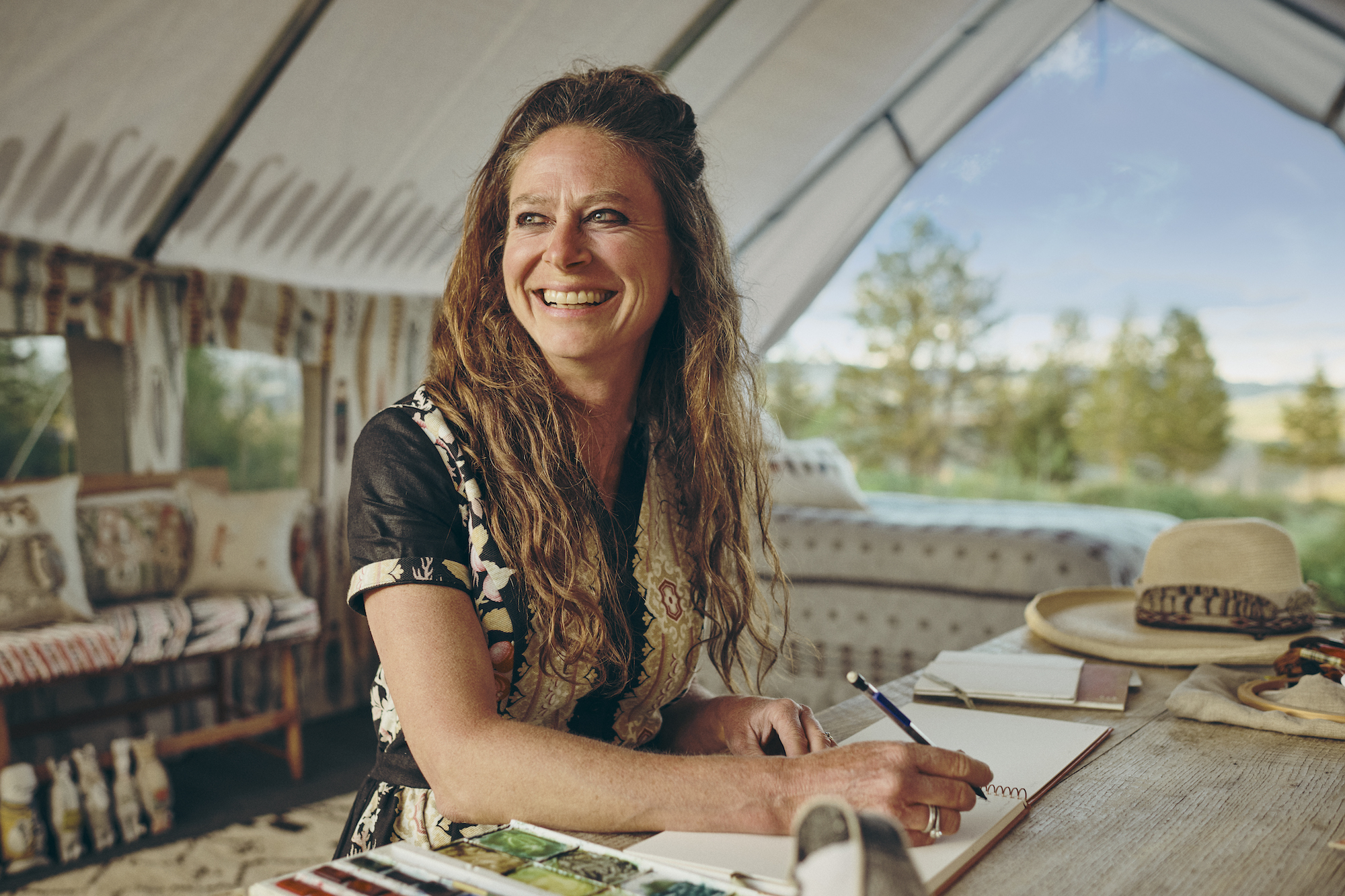 CORAL & TUSK | 豊かな自然と動物が紡ぐ、刺繍の物語｜H.P.FRANCE公式
