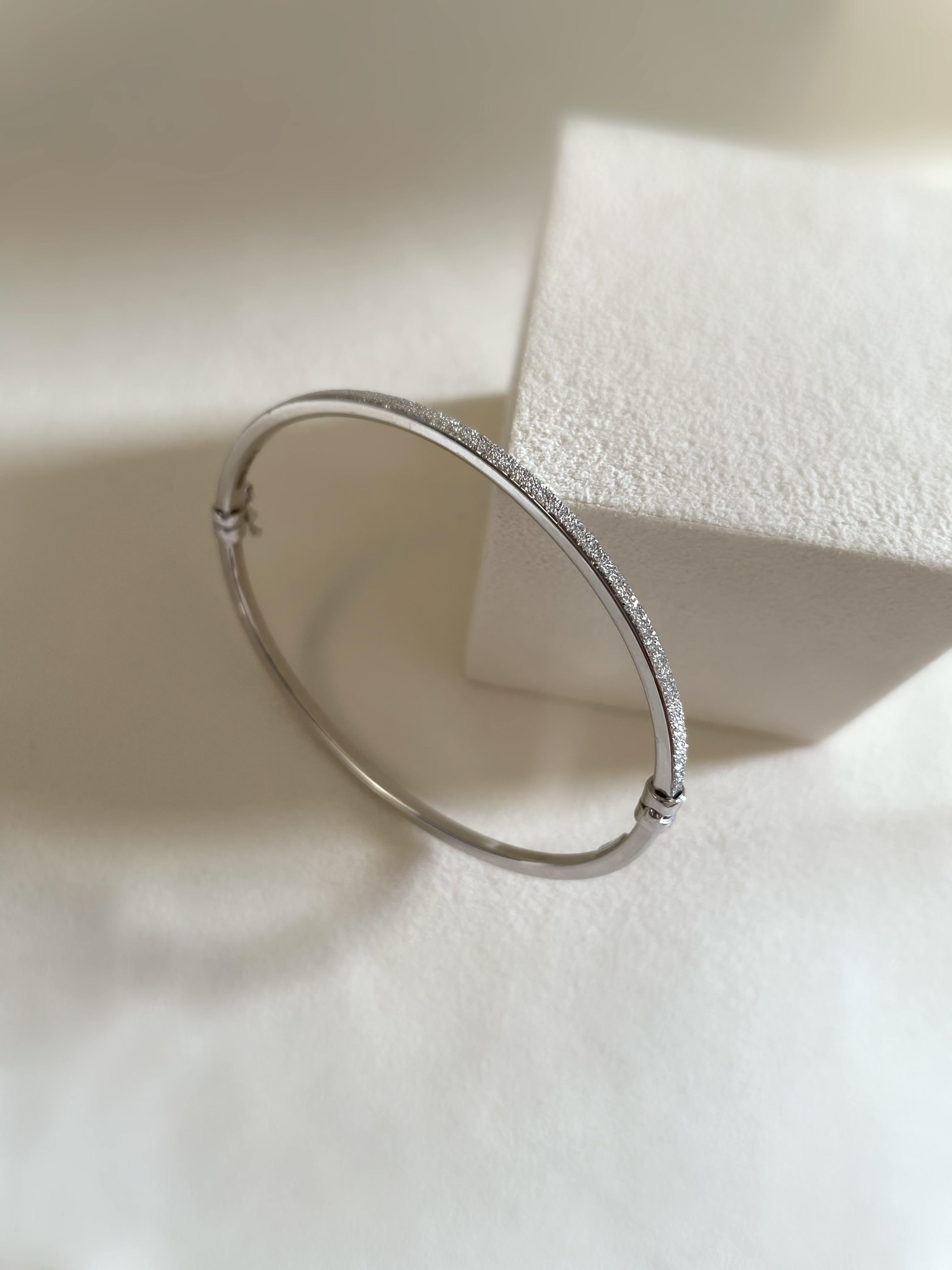 Carolina Bucci／キャロリーナ・ブッチ＞特別な輝きを添えるジュエリー