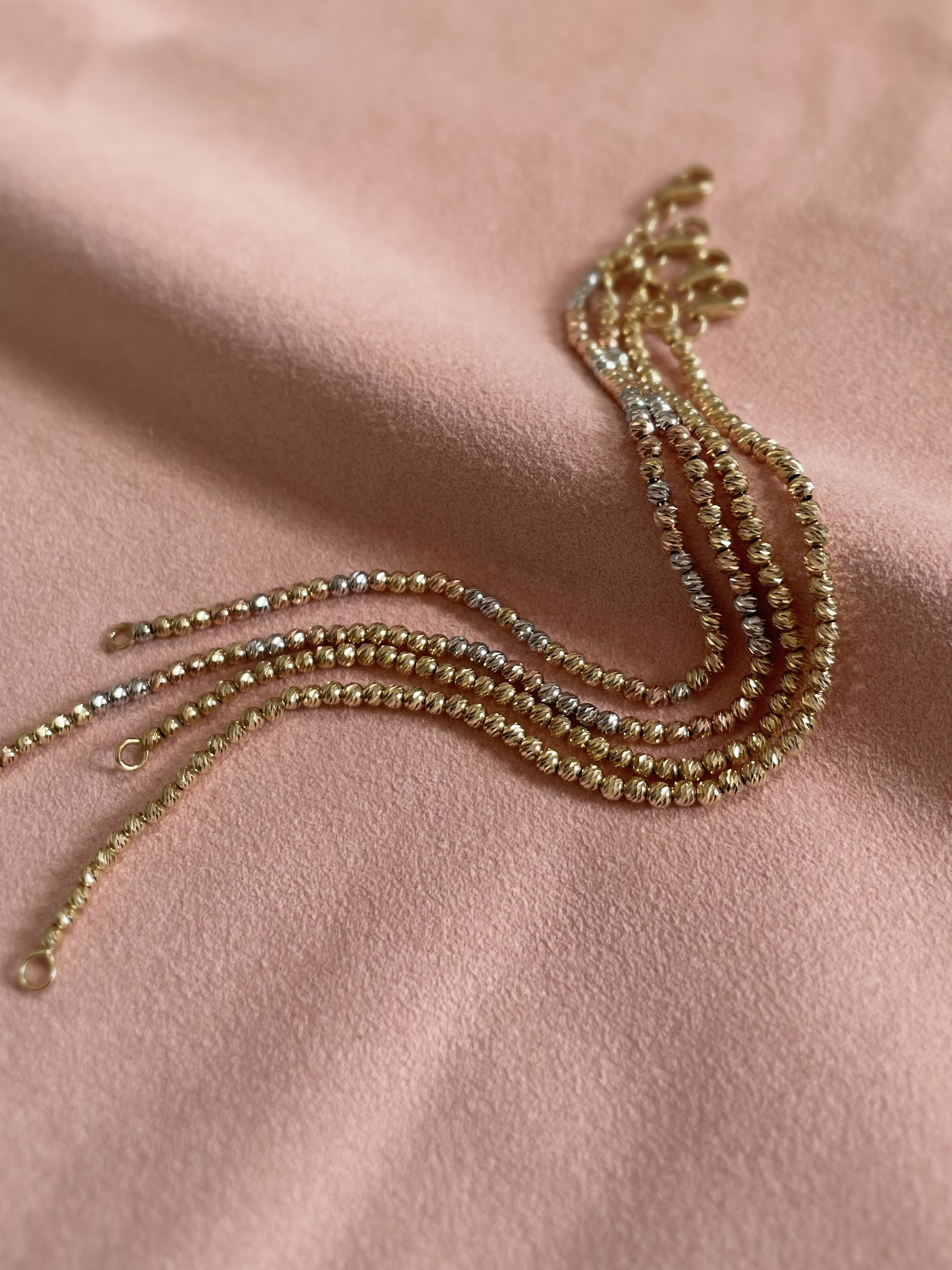 Carolina Bucci／キャロリーナ・ブッチ＞特別な輝きを添えるジュエリー