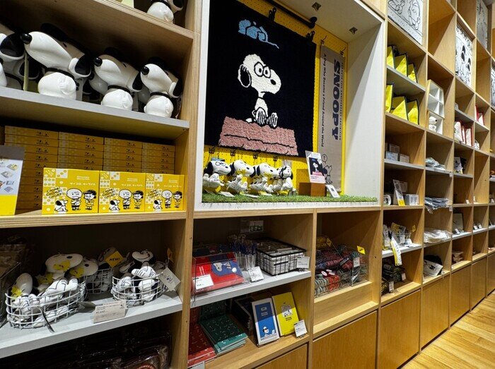 限定スヌーピーグッズに今だけの展示。スヌーピー愛が止まらない「ピーナッツ」誕生75周年展「ザ・スヌーピー展」世界のともだちになった犬。（後編）