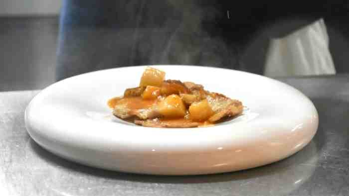 「豚肉のスカロッピーネ 大阪季節野菜のソース」