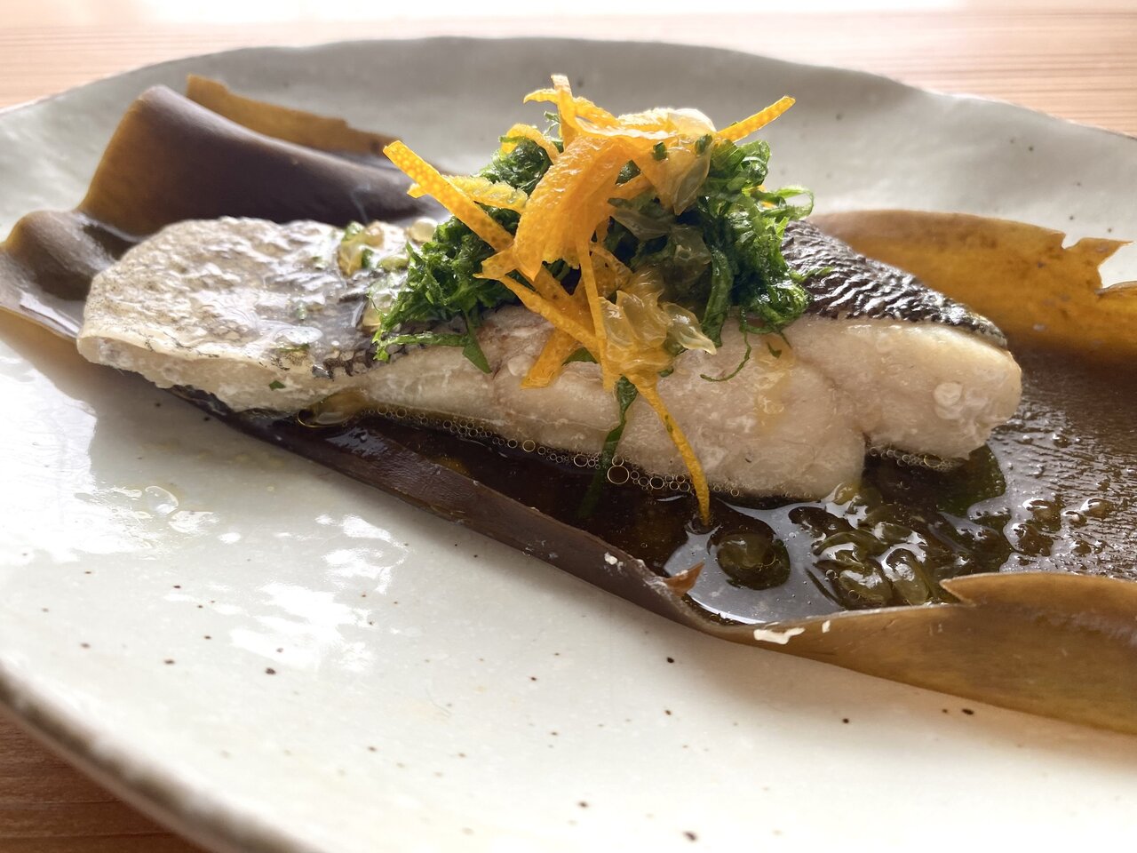 白身魚の柑橘ポン酢大葉添え
