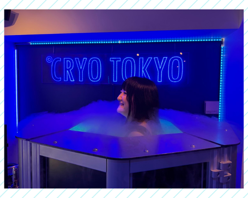 アイスサウナを体験している筆者