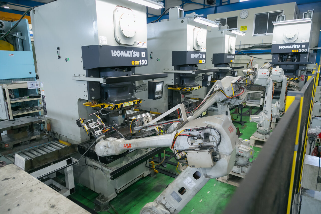 新規導入のロボットラインとサーボプレスが業績好調の一翼を担う―町井