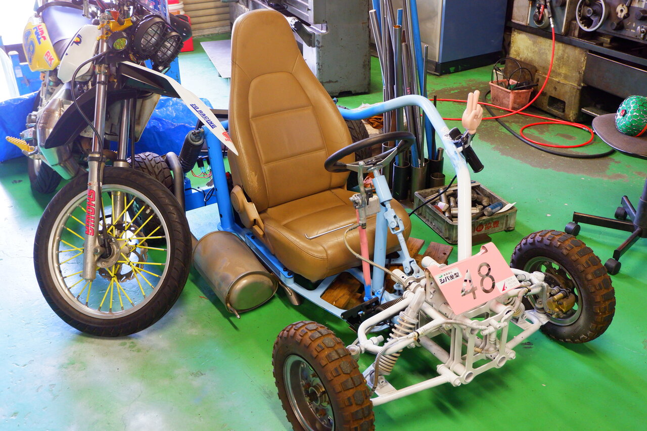 図3 　同社の金型で加工したパイプをフレームに用いたカート