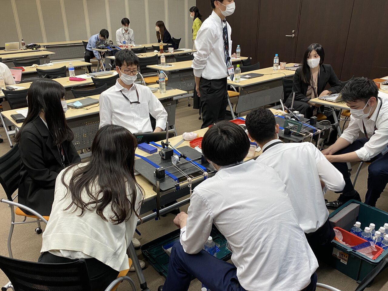 写真3　「CAE実験室-構造力学編」受講の様子