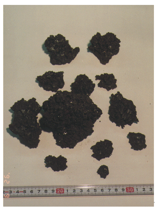 図1　焼結鉱（HV＝10.4 GPa）