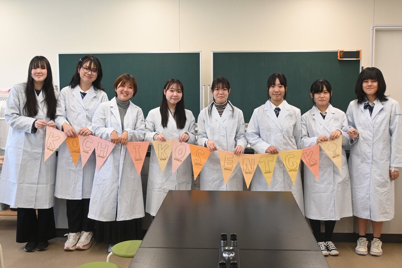図3　TGK で活躍する学生たち（写真提供：高知高専）