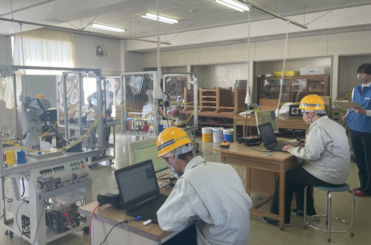 福島県立平工業高校の新3 級検定プレ試験の様子