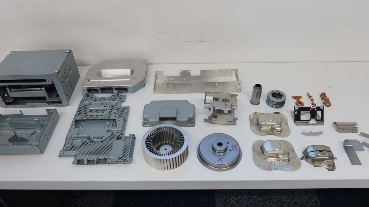 手づくり精密板金の技を活かした製品例