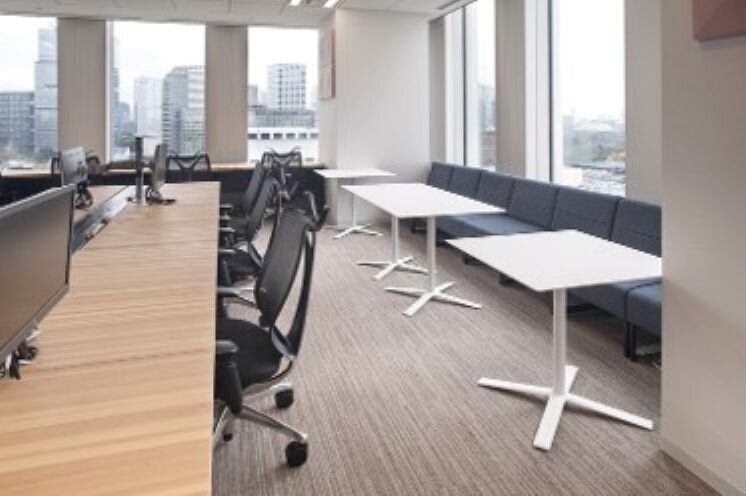 図2　アベキンの製造する家具・什器（写真提供：アベキン）