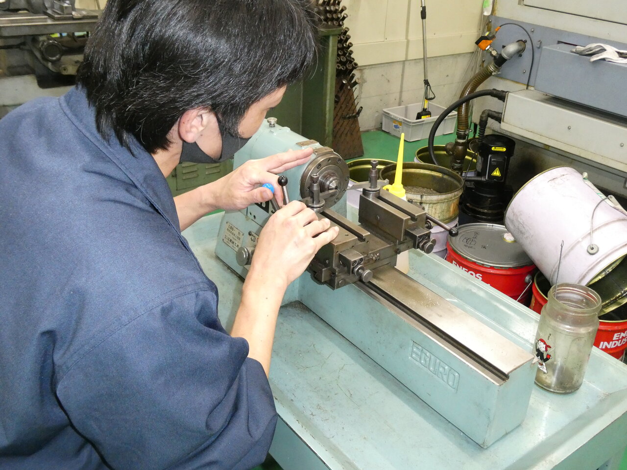 図4　汎用卓上型小型旋盤