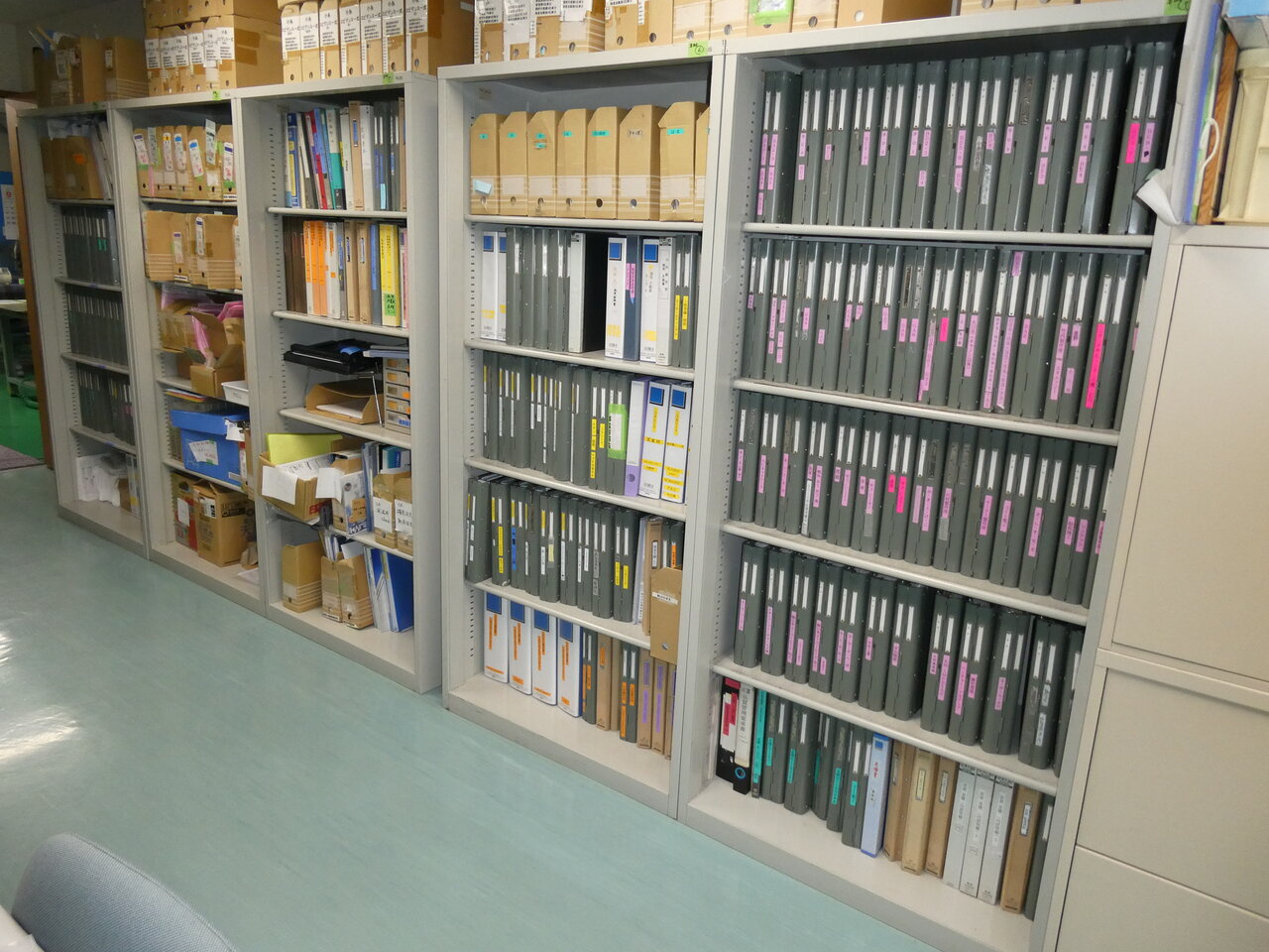 図5　管理が行き届いた書類棚