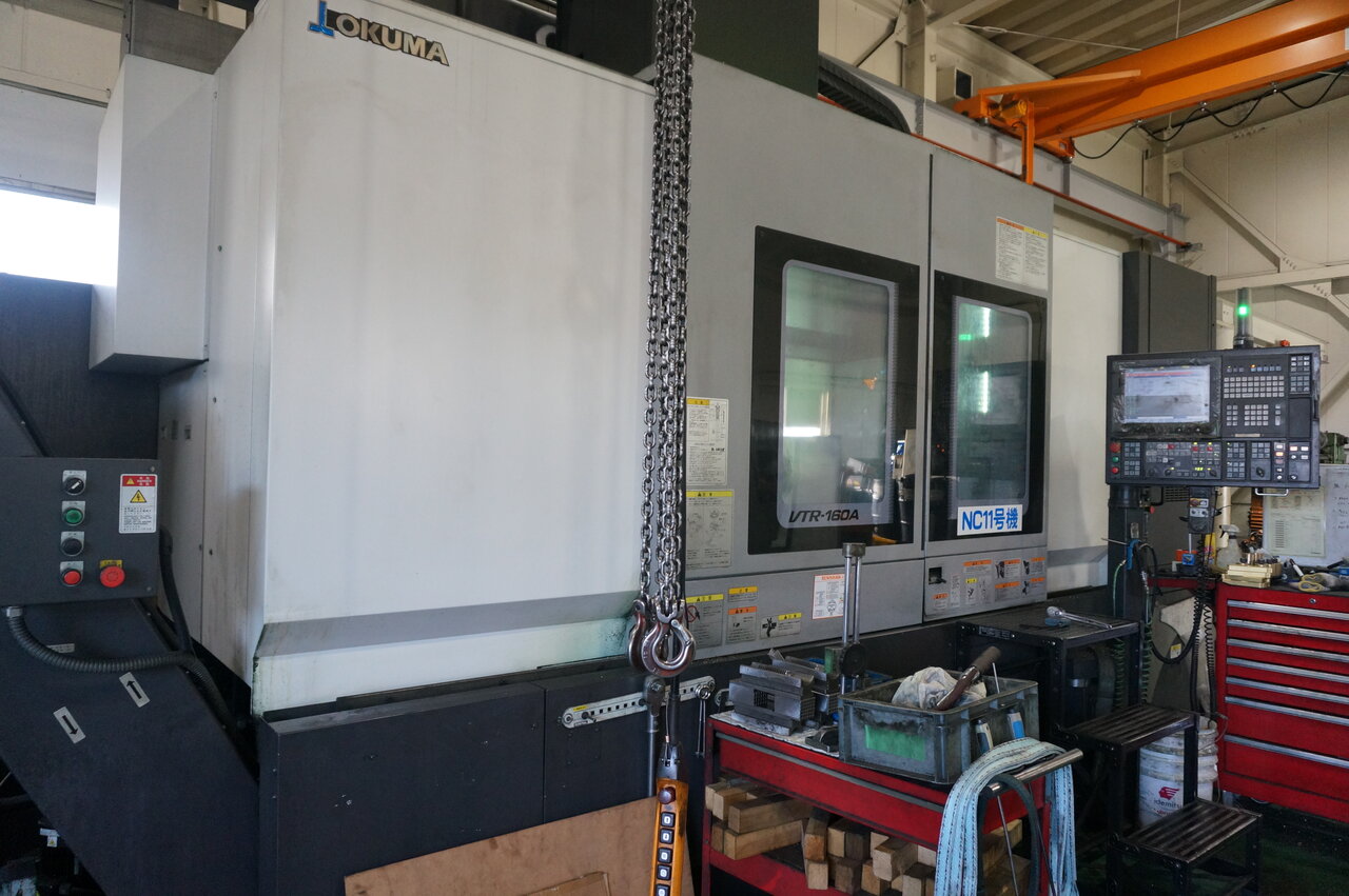 大型素材加工用の複合加工機