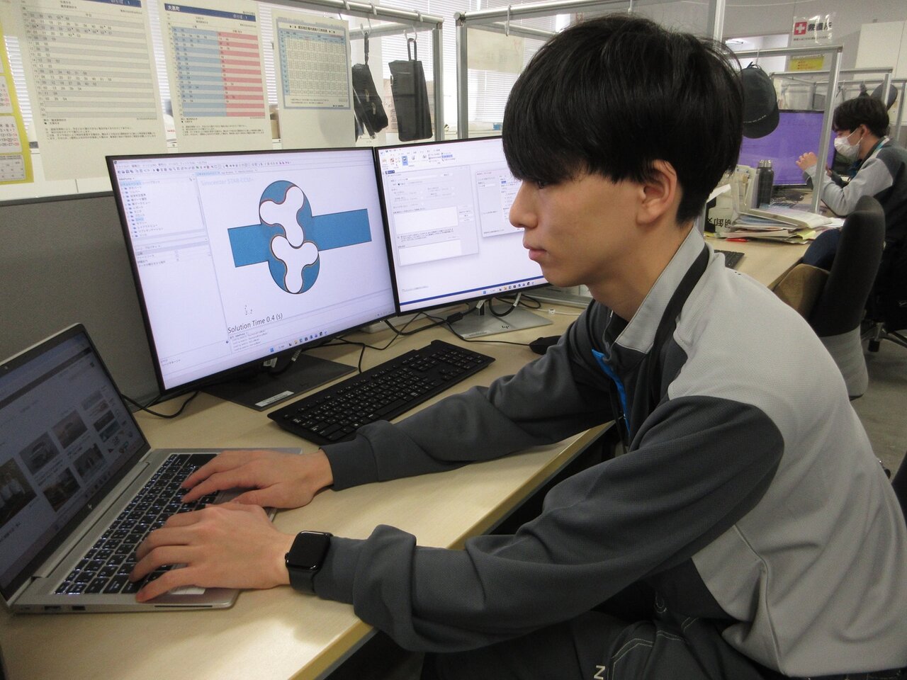 左から、高井智貴さん、山本実加子さん