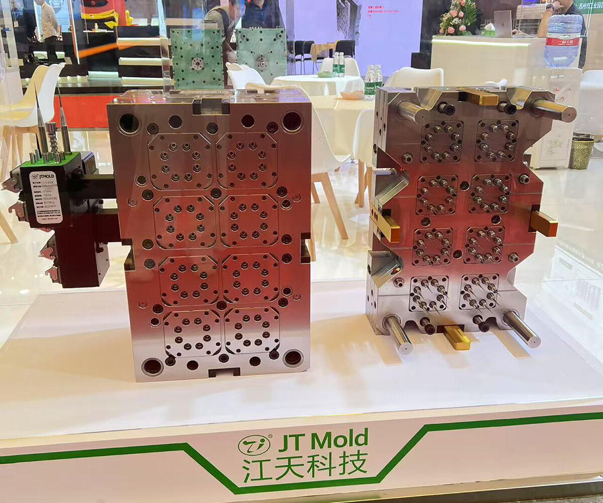 図3　DMCで展示されていた金型（江天精密制造科技）