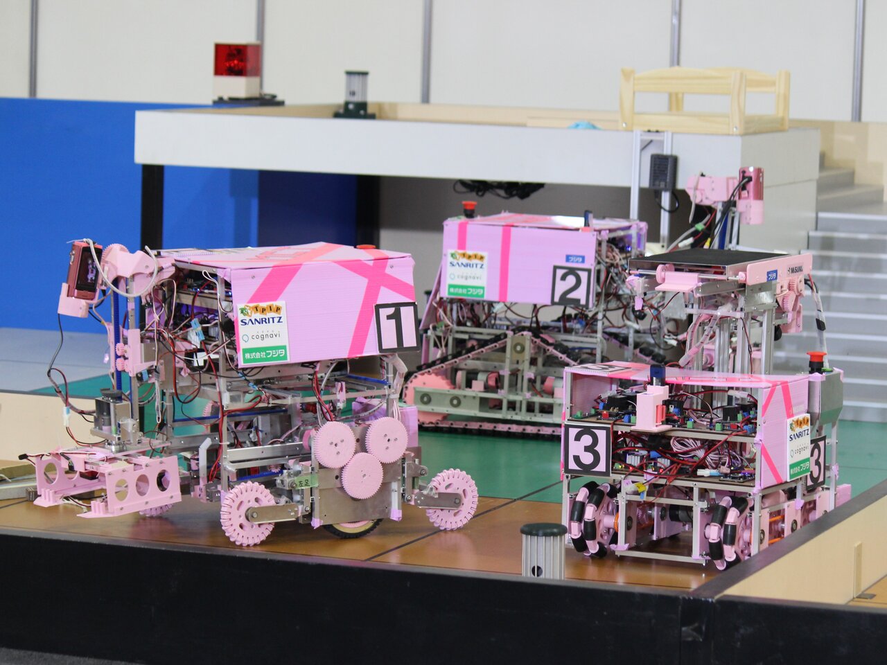 図2　製作したレスキューロボット（写真提供：松江高専）