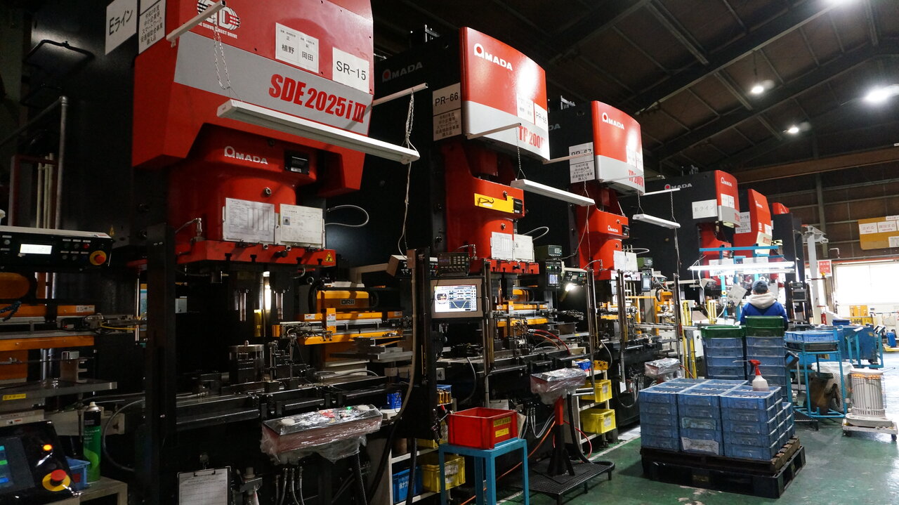 200tプレス×3連のラインペーサーを2ライン直列配置。6連としても使用できる