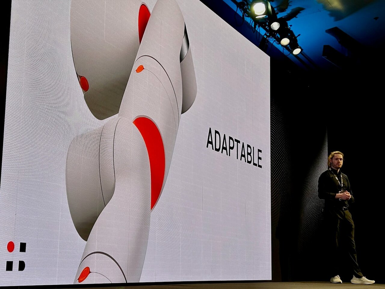 25 年12 月の米ヒューマノイドサミットでピ ッチするO-ID のヤコブセンCEO