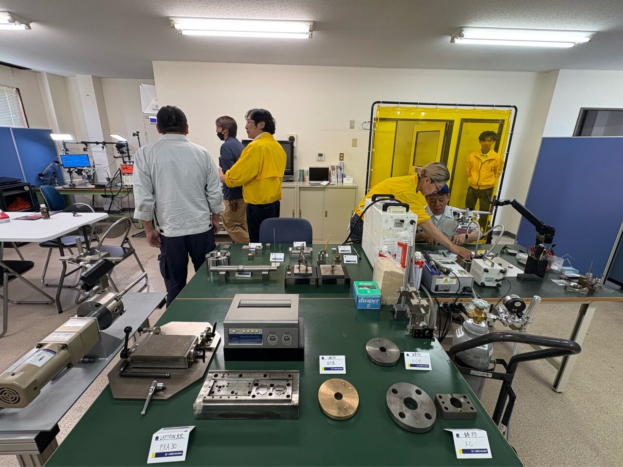 実機を使って機能や操作を体験