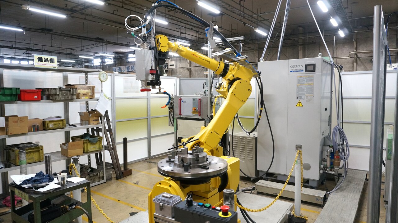 独Laserline社のダイオードレーザ発振器とファナックのロボットを組み合わせたレーザ焼入れのためのシステム