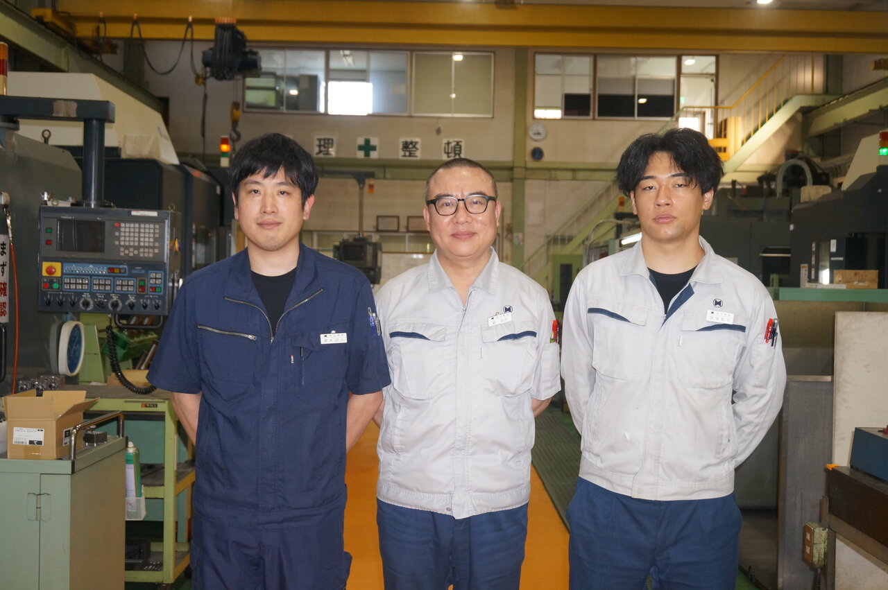 左から、黒木研志さん、劉旭光さん、保海彰平さん