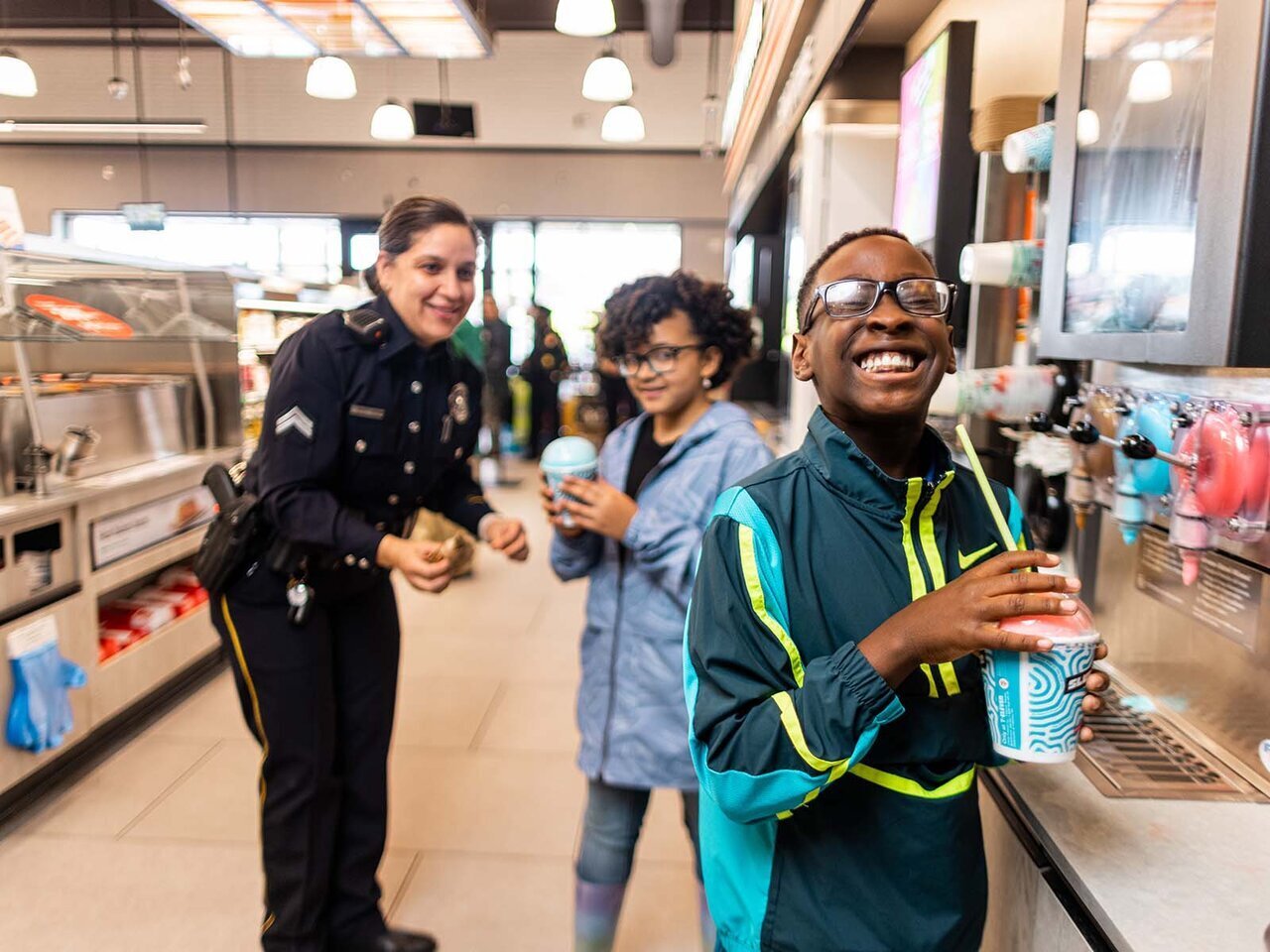 スラーピーを通して、子どもたちを見守る。『オペレーション・チル』から広がる地域の輪 - asupresso