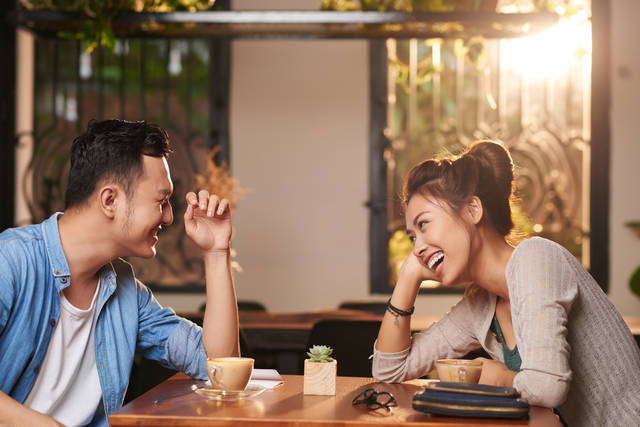 話しかけてこないあの人の心理って 男性の本音について解説 Qrun