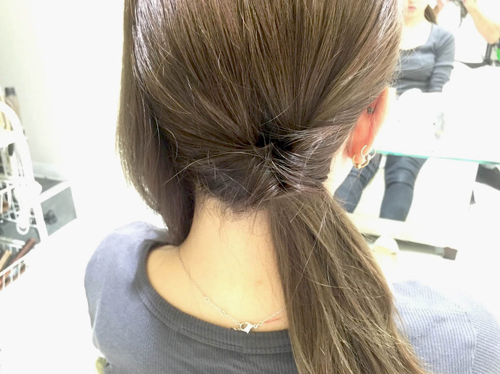 三つ編み×クルリンロールで超こなれ感なオシャレアレンジ♪