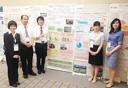 2015年⽇本プライマリ・ケア連合学会での学会発表（浜松医科⼤学の学⽣たちと）